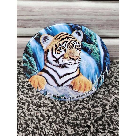 Eric VanRaemdnock Vintage Pinback Button White Tiger Cub 1998 Set of 2 - Picture 3 of 5
